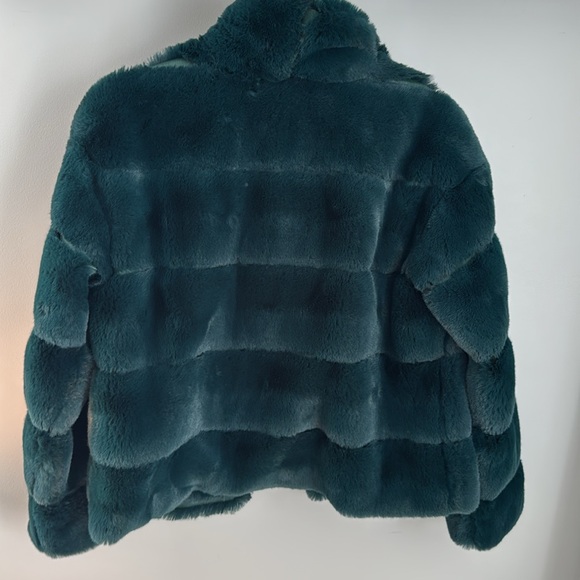 Women's Green Faux Fur Jacket - Picture 3 of 3